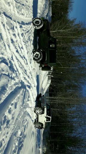 Jeep in the snow 5 .jpg