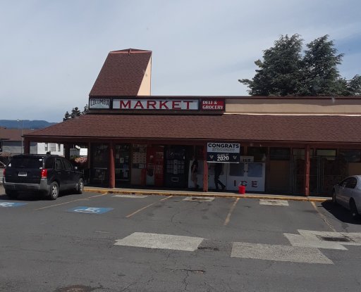 Cascade Locks grocery store (2).jpg