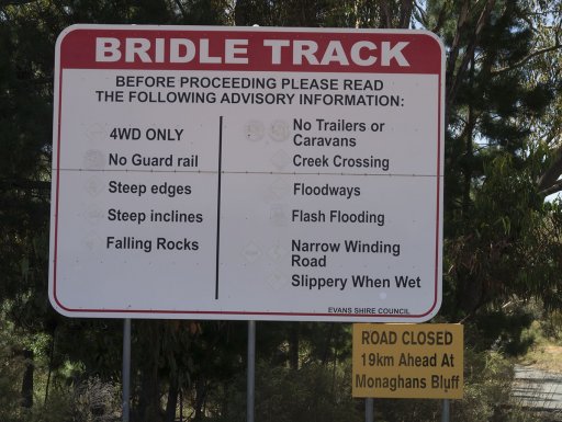 Bridle_Track_Sign.jpg