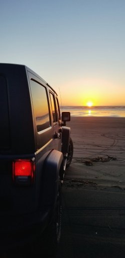jeep beach.jpg