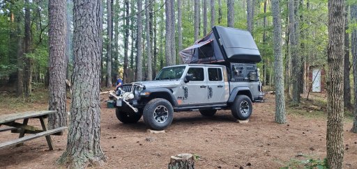 jeep with tent.jpg