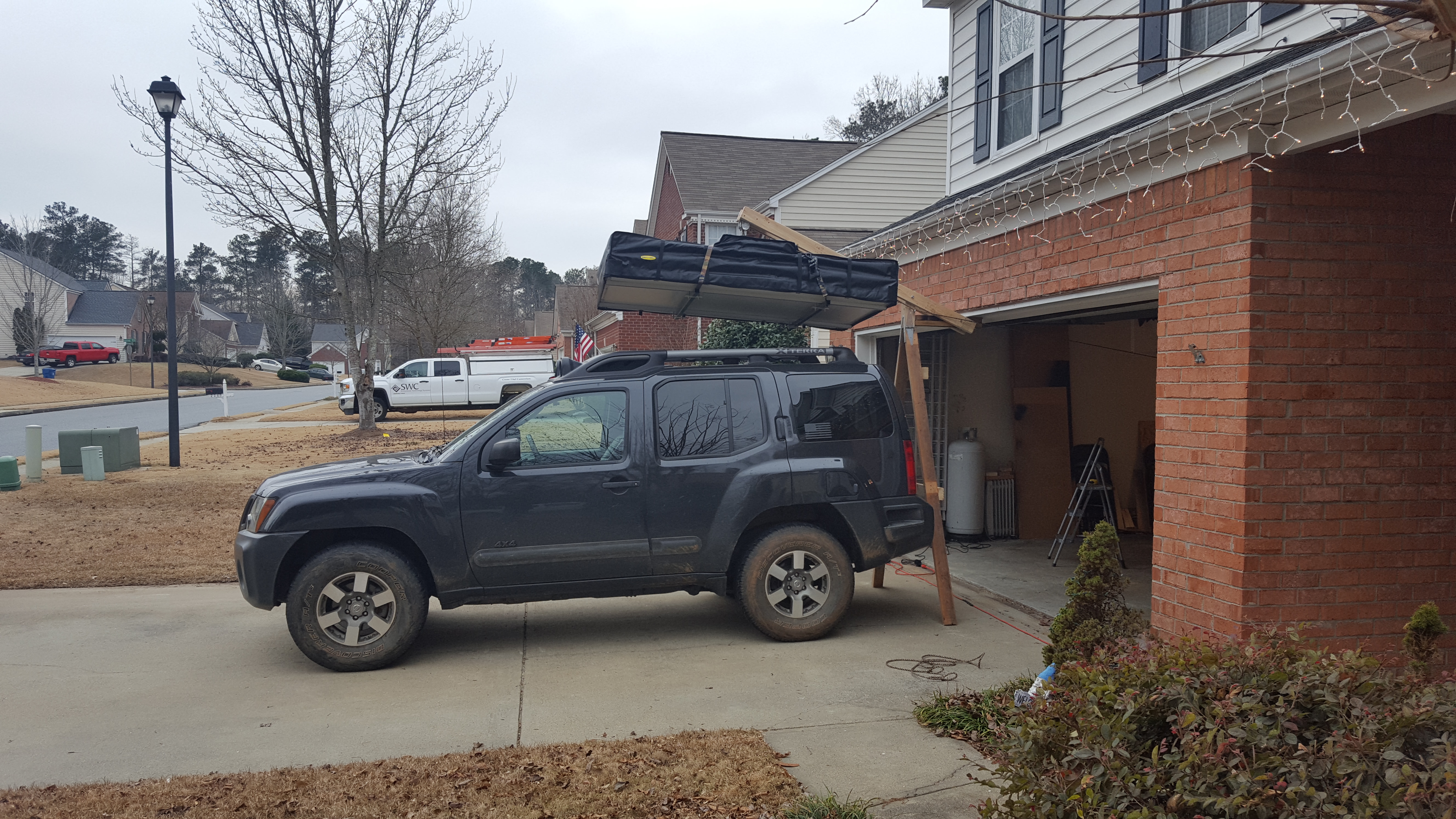 Outdoor Hoist System for Roof Top Tent